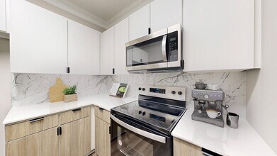 Waterstone at Big Creek Apartments in Alpharetta, GA - Building Photo - Building Photo