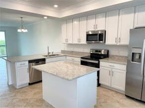 14071 Heritage Landing Blvd, Unit 325 in Punta Gorda, FL - Building Photo - Building Photo