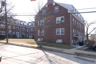 Beverly Gardens in Teaneck, NJ - Building Photo - Building Photo