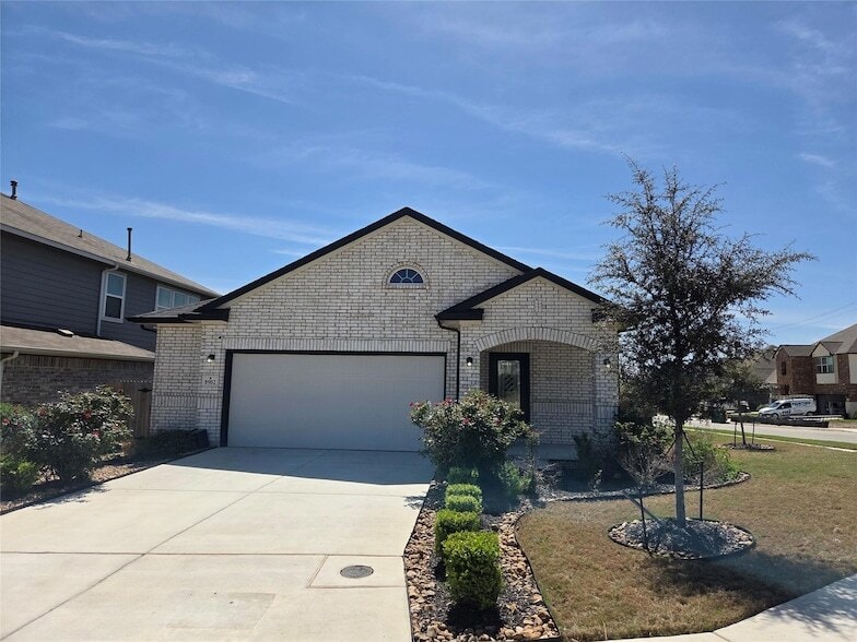 8902 Grand Western in Converse, TX - Foto de edificio