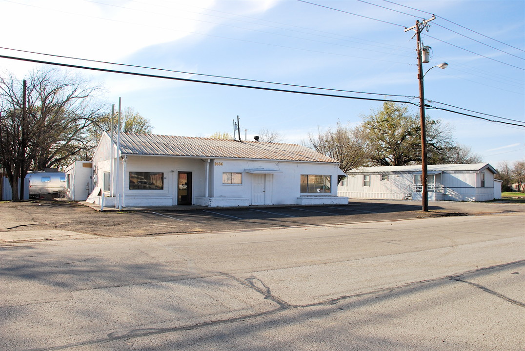 Southward Mobile Park in McKinney, TX - Foto de edificio