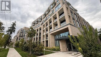 293 The Kingsway in Toronto, ON - Building Photo