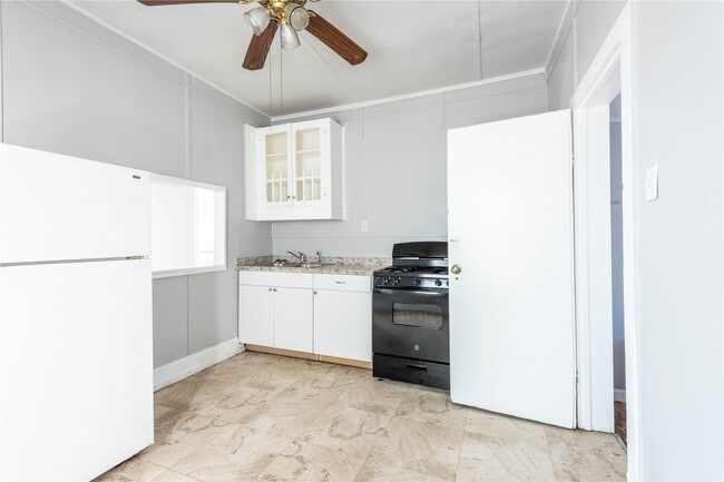 1512 J H Clouser St in Galveston, TX - Building Photo - Building Photo