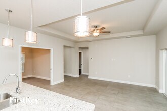 926 Braganza Ave SE in Palm Bay, FL - Building Photo - Building Photo