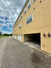 956 Sombra St in Tampa, FL - Building Photo - Building Photo