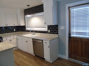 303 McCullough Ave NE in Huntsville, AL - Building Photo - Building Photo