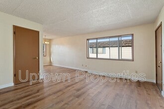 8069 NE Flanders St in Portland, OR - Building Photo - Building Photo