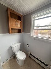 42 Newbury St, Unit 1 in Auburn, ME - Building Photo - Building Photo