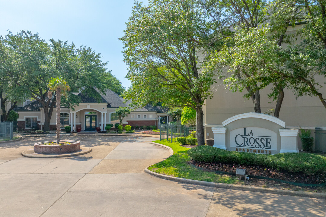 LaCrosse Apartments and Carriage Homes in Bossier City, LA - Building Photo