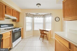 107 Lassen Ct-Unit -8 in Princeton, NJ - Building Photo - Building Photo