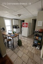 171 Chittenden Ave in Columbus, OH - Building Photo - Building Photo