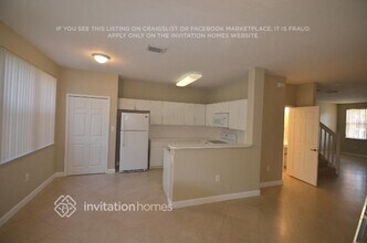 7732 NW 114th Pl in Medley, FL - Building Photo - Building Photo