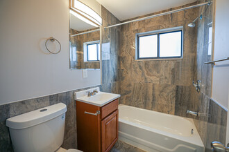 Euclid Estates in Cleveland, OH - Building Photo - Interior Photo