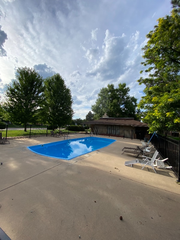 600 Manhattan Dr in Boulder, CO - Foto de edificio - Building Photo