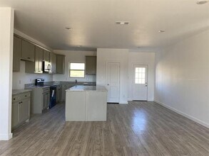106 Sugar Terrace in Runaway Bay, TX - Building Photo - Building Photo