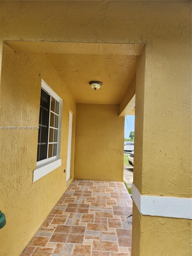 18303 SW 139th Pl in Miami, FL - Building Photo - Building Photo