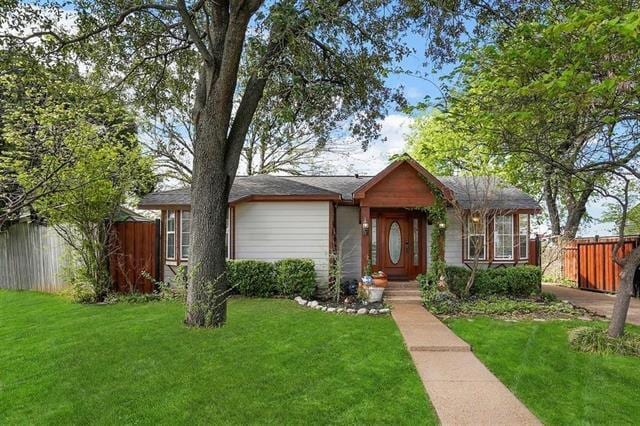 property at 8515 Glencrest Ln