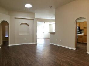 16027 Dorchester Blvd in Clermont, FL - Foto de edificio - Building Photo