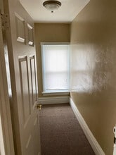 403 F Ave NW, Unit #3 in Cedar Rapids, IA - Foto de edificio - Building Photo