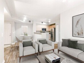 Miramar Lakes in Miramar, FL - Foto de edificio - Interior Photo