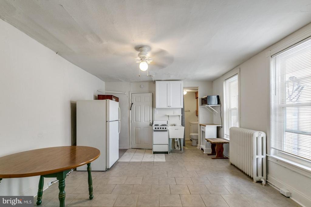 2536 Amber St in Philadelphia, PA - Building Photo