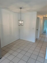 3818 Valley Tree Dr in Tampa, FL - Building Photo - Building Photo