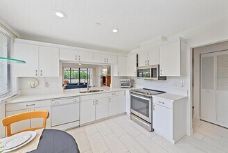 811 Oak Harbour Dr in Juno Beach, FL - Building Photo - Building Photo