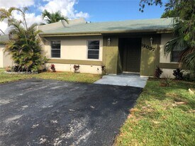 12037 SW 110th St Cir S in Miami, FL - Building Photo