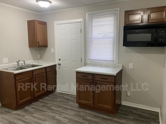 property at 1460 W 32nd St