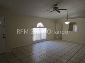 5611 New Cambridge Rd in Orlando, FL - Building Photo - Building Photo