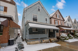 641 Sixth St in Pitcairn, PA - Foto de edificio - Building Photo