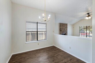 6822 Quail Lake Dr in San Antonio, TX - Building Photo - Building Photo