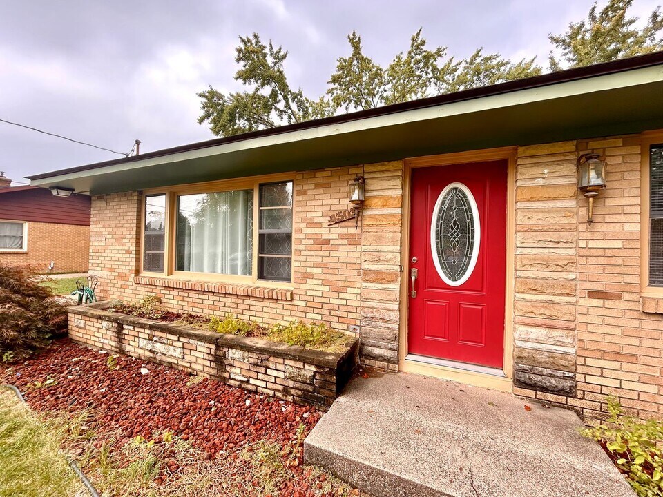 4303 Billmar St SW in Grandville, MI - Foto de edificio