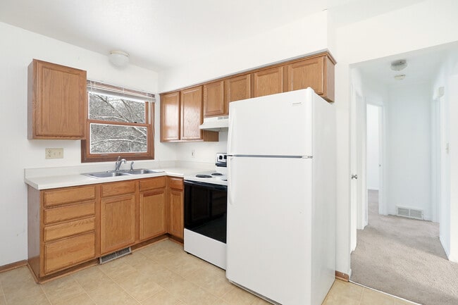 property at 2537 Lynner Dr