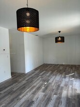 125 NE 184th Terrace, Unit 125 in Miami, FL - Building Photo - Building Photo