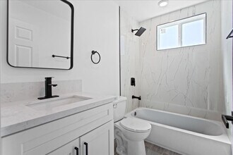 850 W Gage Ave in Los Angeles, CA - Building Photo - Building Photo