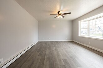 1310 Crescent Ave in Idaho Falls, ID - Building Photo - Building Photo