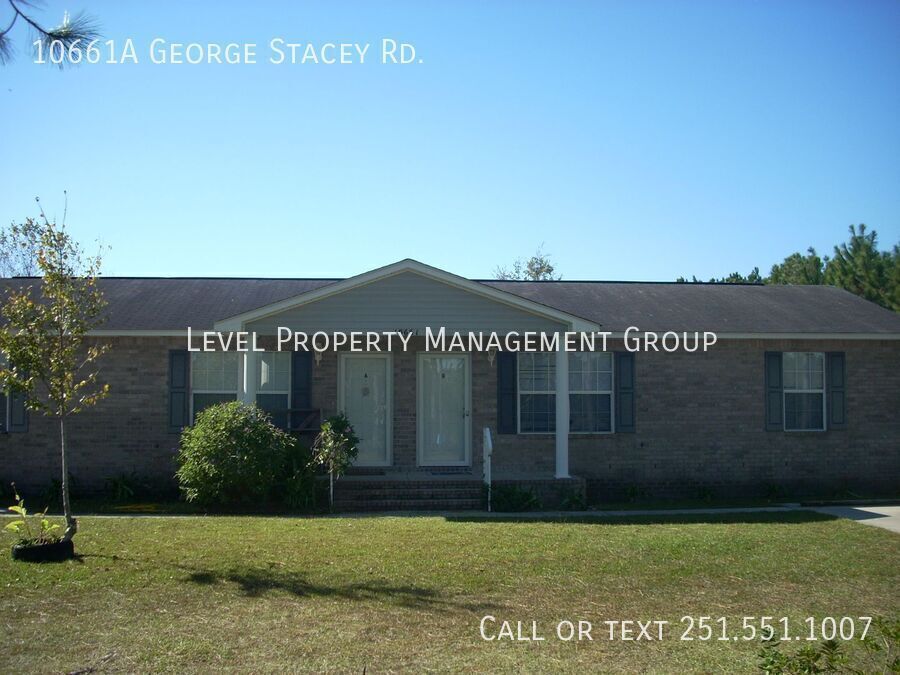 10661 George Stacey Rd in Elberta, AL - Building Photo