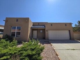 9 Autumn Light Pl in Santa Fe, NM - Building Photo