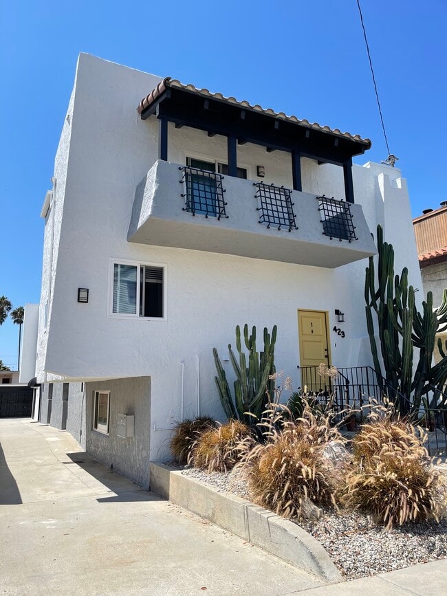 423 N Elena Ave, Unit 2