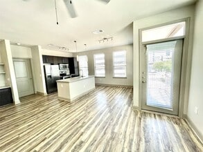 3788 Richmond Ave. in Houston, TX - Foto de edificio - Building Photo