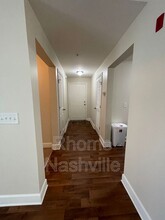 8121 Lenox Creekside Dr-Unit -O-13 in Nashville, TN - Foto de edificio - Building Photo