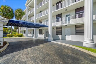 1719 Whitehall Dr in Davie, FL - Building Photo - Building Photo