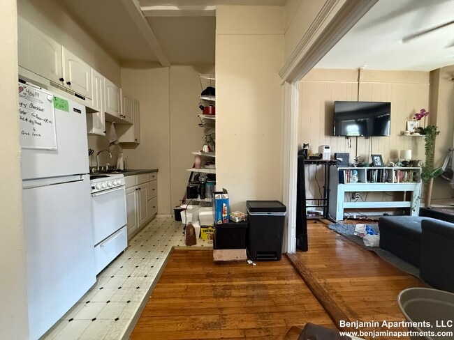 property at 872 Huntington Ave