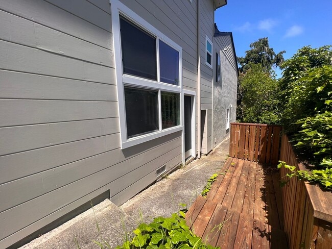 property at 154-156A Carlotta Cir