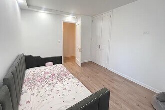 575 Grand St in New York, NY - Building Photo - Building Photo