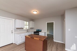 1022 W Fry St, Unit CH1 in Chicago, IL - Building Photo - Building Photo