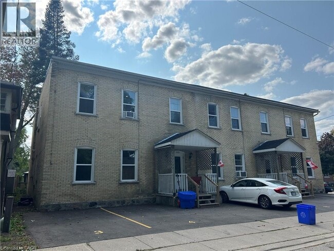 206 Queenston Rd in Cambridge, ON - Building Photo - Building Photo