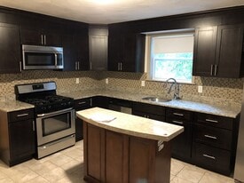 585 Broadway, Unit 1 in Somerville, MA - Building Photo