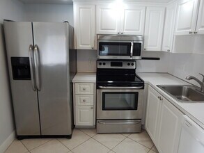 242 Seville K in Delray Beach, FL - Building Photo - Building Photo
